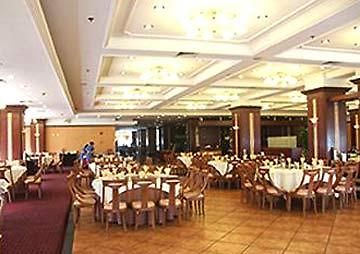 Hua Yi Hotel Shanghai Exterior photo